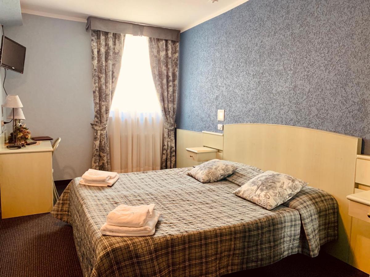Hotel Astoria Breuil-Cervinia Exteriör bild