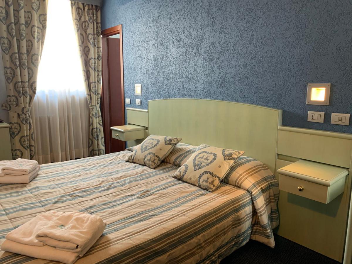 Hotel Astoria Breuil-Cervinia Exteriör bild